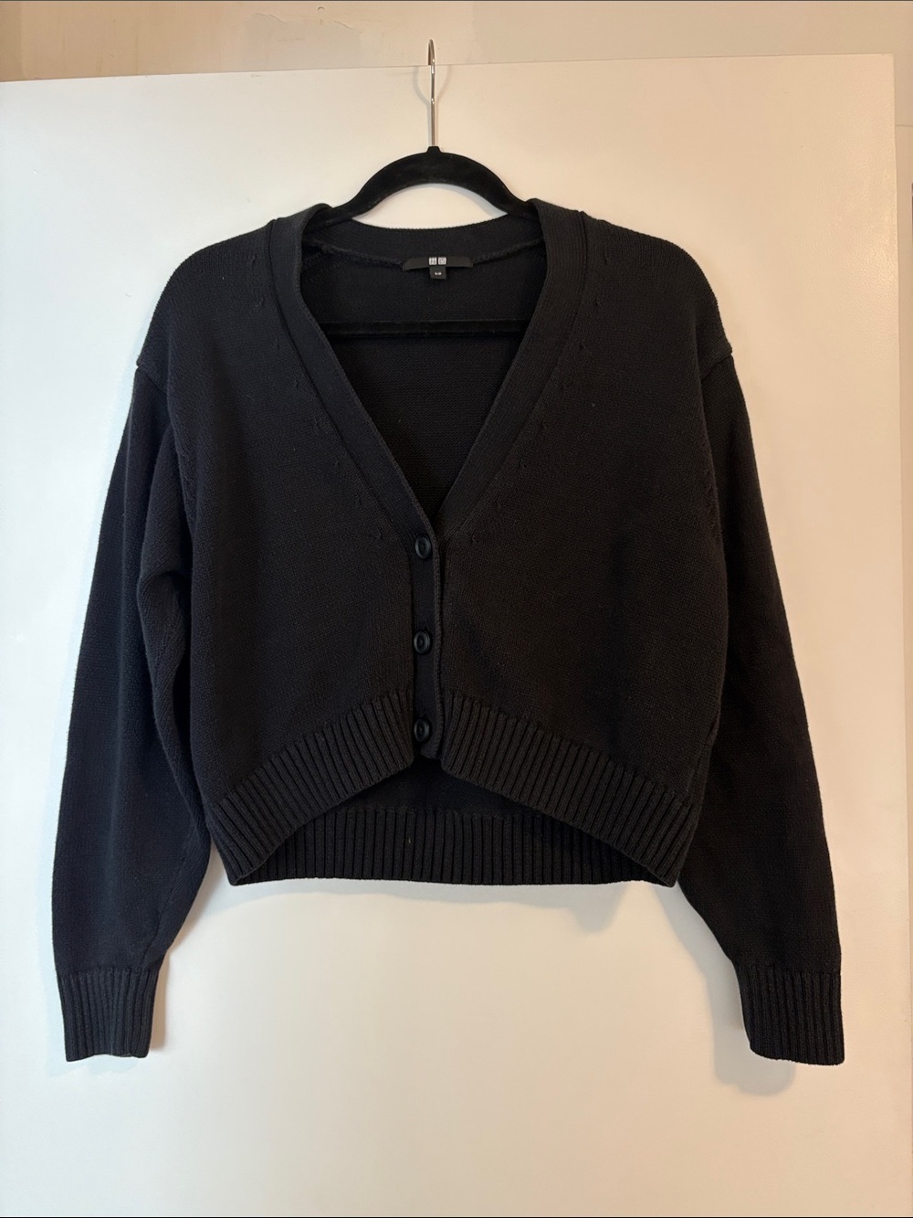 Uniqlo Black Cropped V-Neck Button Cardigan